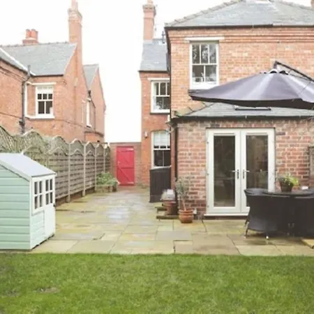 3 Bed Home Near Cathedral Lincoln Exterior photo
