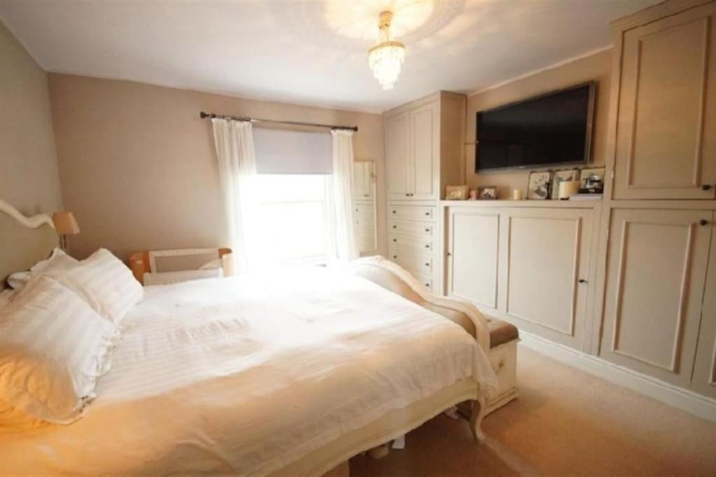 3 Bed Near Cathedral * Lincoln
