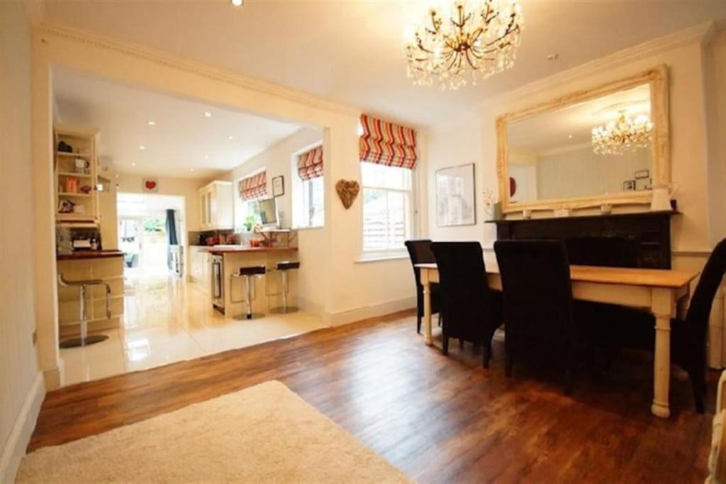3 Bed Near Cathedral Holiday home *